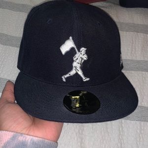 Navy blue baseballism cap